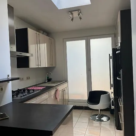 Liege, Ouvert Sur Une Piece 酒店 列日