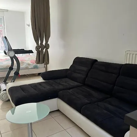 Liège, Ouvert Sur Une Pièce * Liège